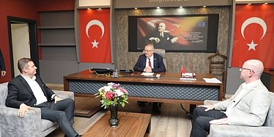    Ahmet Akın, Edremit Belediyesi’ni ziyaret etti