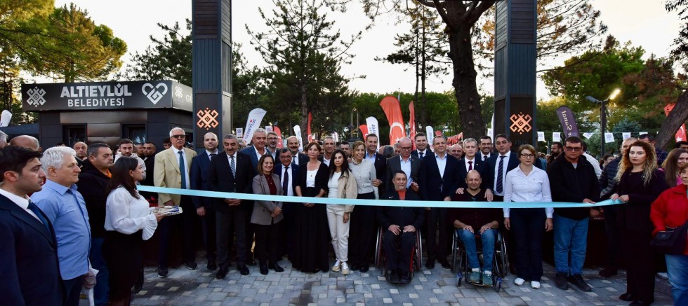 ALTIEYLÜL 75. YIL PARKI YENİLENEN YÜZÜYLE HİZMETTE