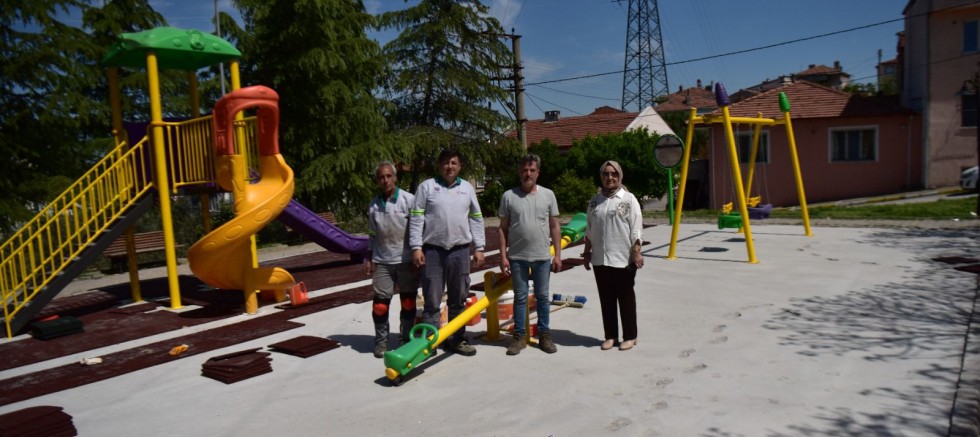 ALTIEYLÜL PARK VE BAHÇELER MÜDÜRLÜĞÜ SAHADA YOĞUN MESAİDE