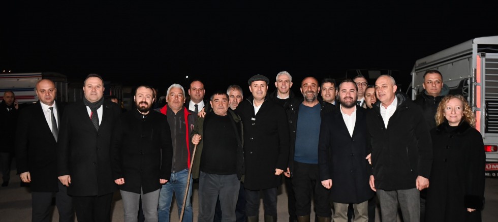 BAŞKAN AKIN HAFTAYA HAYVAN PAZARI ZİYARETİYLE BAŞLADI