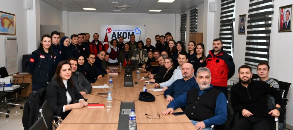 BBB, AFETLERE KARŞI DİRENÇLİ EĞİTMENLER YETİŞYİRİYOR