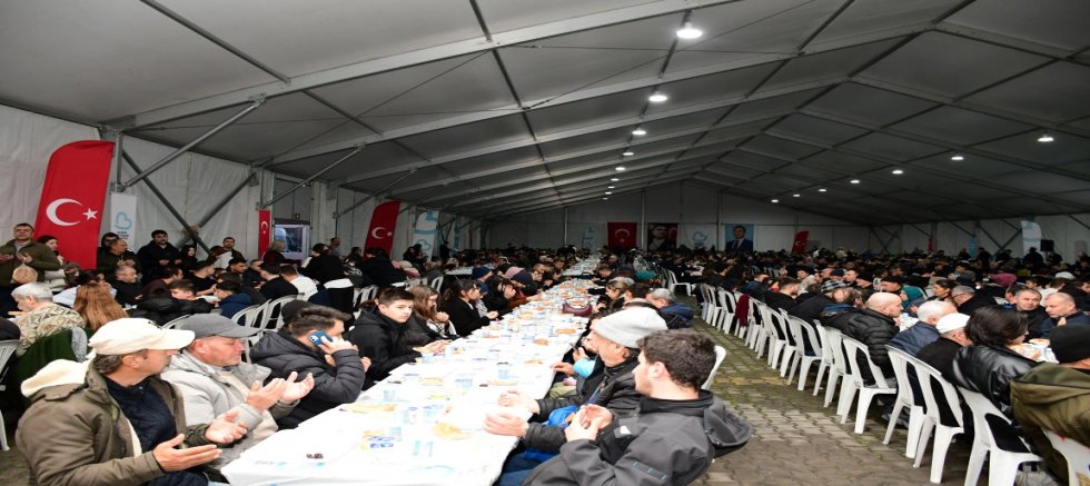 BÜYÜKŞEHİR İLK İFTARINI VATANDAŞLARIYLA GERÇEKLEŞTİRDİ