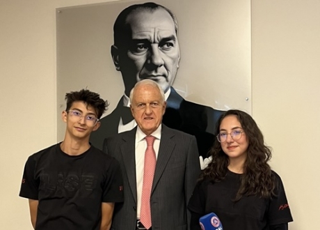 RONA YIRCALI’DAN BALIKESİR LİSESİ’NE ZİYARET