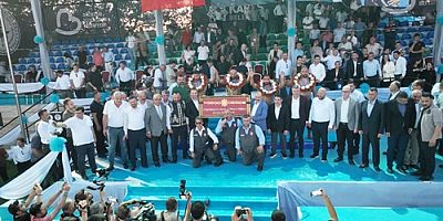  65. GELENEKSEL KURTDERELİ MEHMET PEHLİVAN YAĞLI GÜREŞLERİ’NİN BAŞPEHLİVANI ORHAN OKULU