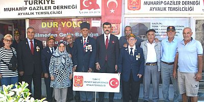 AYVALIK’TA CUMHURİYET BAŞSAVCISI ACEMOĞLU GAZİLERİ UNUTMADI