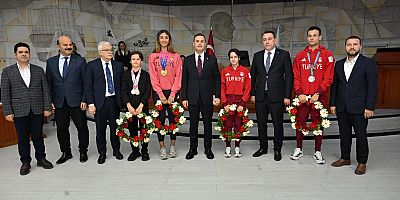 Başkan Akın, Milli Sporcuları ağırladı