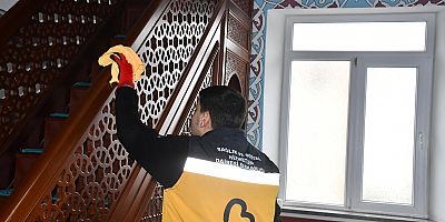 BÜYÜKŞEHİRDEN CAMİLERDE GÜL KOKULU TEMİZLİK