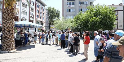 -	EDREMİT’TE FERDİ ZEYREK ANISINA LOKMA HAYRI 