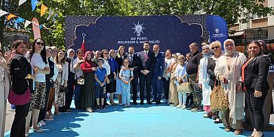  ŞEYH LÜTFULLAH CAMİİ MEYDANI’NDA COŞKULU BAYRAMLAŞMA